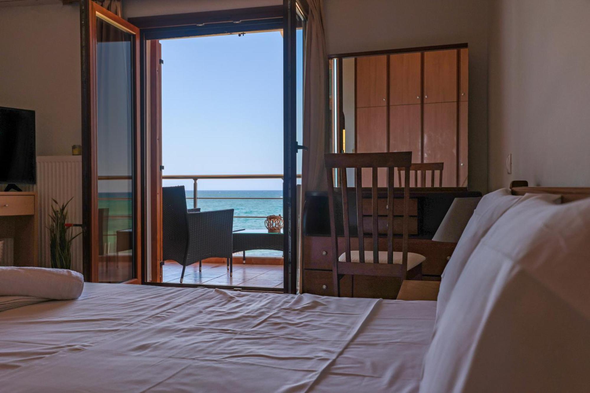 Venetico Beachfront & - Sea View Appartement *